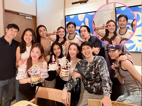 ชัดเจน ! ท็อป ทศพล ยืนข้าง แจ็คกี้ ในงานวันเกิด ชอตนี้กองเชียร์พร้อมใจกันกรี๊ด