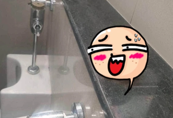 เข้าห้องน้ำที่ปั๊มน้ำมัน แต่ใครจะไปคิดว่ามีคนลืมสิ่งนี้ด้วย