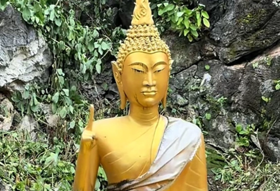 ไปทำบุญที่วัด เห็นพระปางแต่ละองค์ ถ้าขำจะบาปไหมนะ