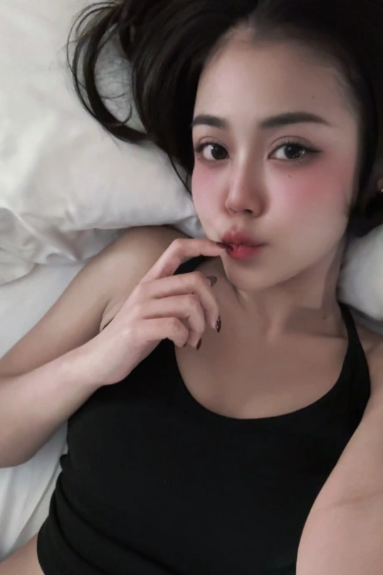 ลำไย ไหทองคำ เผยชอตเซลฟี่บนเตียง ทำโซเชียลไฟแทบลุก