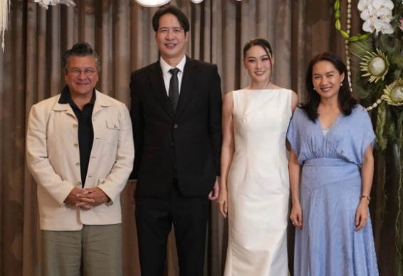 โบ สุรัตนาวี ควงหนุ่มนอกวงการ เข้าพิธีแต่งงาน ท่ามกลางบรรยากาศอันแสนโรแมนติก