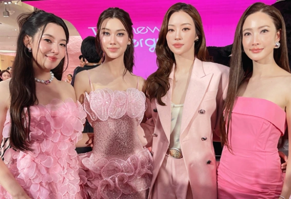 นี่มันเฟรมนางฟ้าชัด ๆ เมื่อ 4 นางเอกสาวสวย ถ่ายรูปร่วมกัน