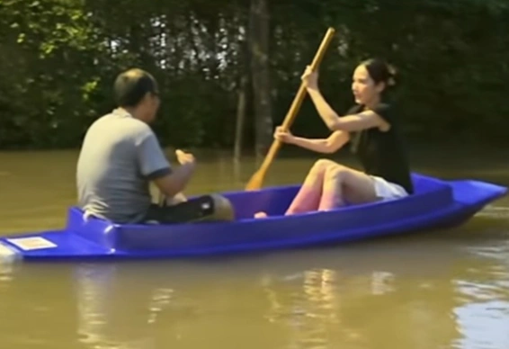 อั้ม พัชราภา ซ้อมพายเรือไปรับแม่ แต่ชอตสุดท้าย แฟน ๆ ทั้งขำและเอ็นดู