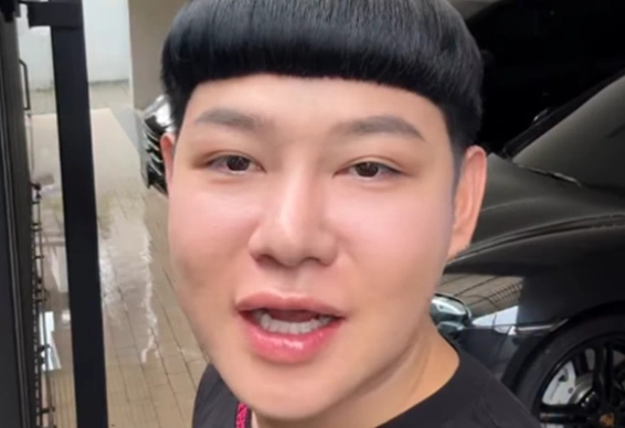 ดีเจนุ้ย ฝ่าน้ำท่วมไปถ่ายรายการ แต่รถที่ส่งมารับนั้น มีความวีไอพีไปอีก