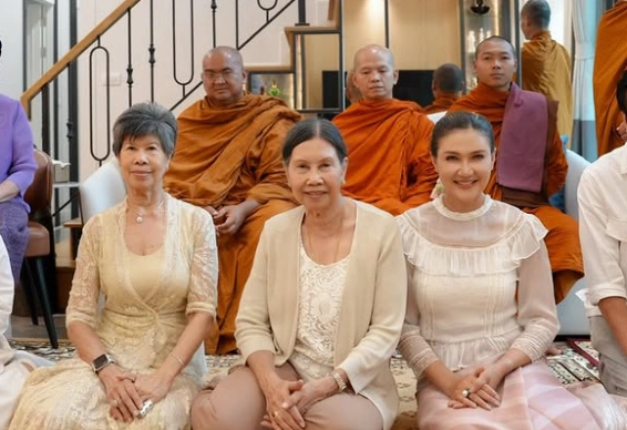 แอน สิเรียม ยลโฉมบ้านใหม่ หลังทำบุญขึ้นบ้านใหม่ สัมผัสได้ถึงความสวยหรู