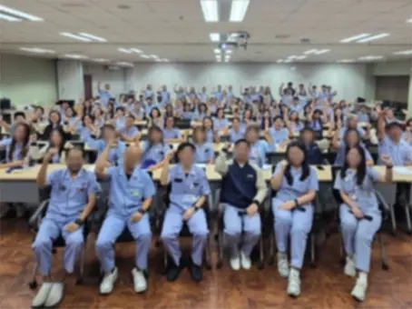 พนักงานแห่อำลาโรงงานดัง หลังเลือกสมัครใจลาออก 357 ชีวิต เปิดตัวเลขเงินชดเชยที่ได้