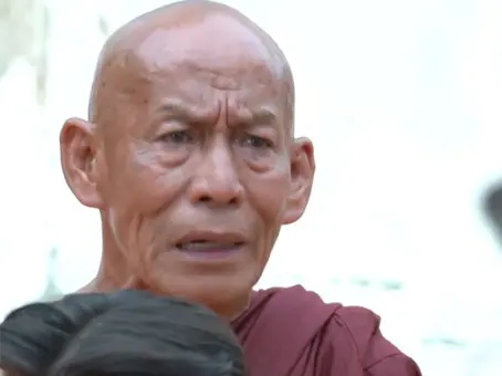 อดีตนักแสดงบทพระ วัย 73 ชีวิตตกอับ เร่ร่อน-ไร้เงิน ความช่วยเหลือถึงโรงพัก

