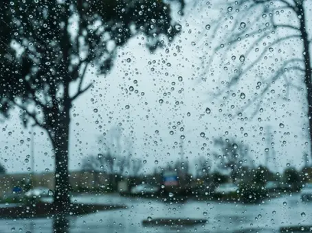 เช็กรายชื่อ 25 จังหวัด กรมอุตุฯ เตือนพื้นที่เสี่ยงภัยสูง ต้องเฝ้าระวังฝนตกหนักถึงหนักมาก