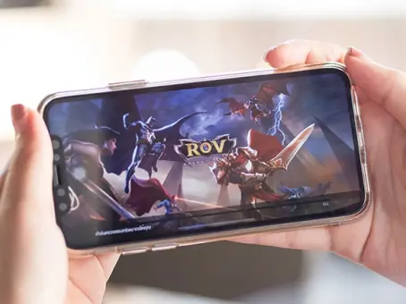 ดราม่า RoV ยอมออกเกมกลางแมตช์เพราะกลัวแฟนสาวรอ น่ารักหรือทำทีมพัง ?