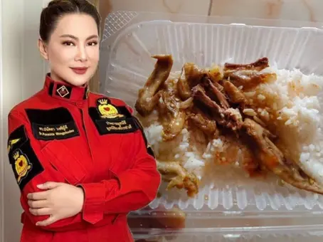 บุ๋ม ปนัดดา เปิดภาพข้าวกล่องผู้ประสบภัย มีแค่ข้าวกับเศษปีกไก่ ลั่นแบบนี้ไม่ควรนำไปบริจาค
